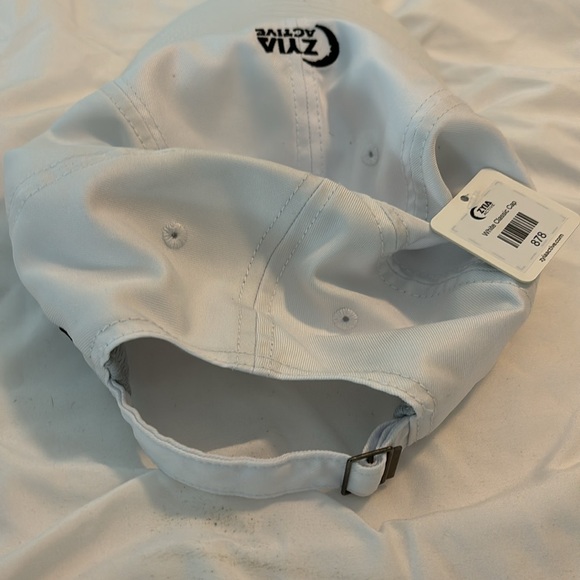 Hat - Picture 3 of 4